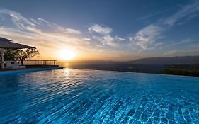 Searocks Villas Exclusive Resort